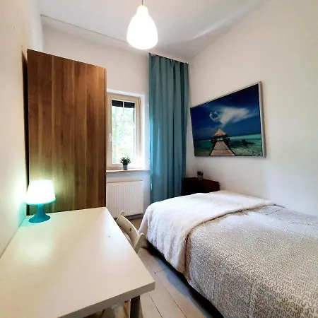 Apartment Hostel W Dolnym Sopocie - 3 Maja 44 *